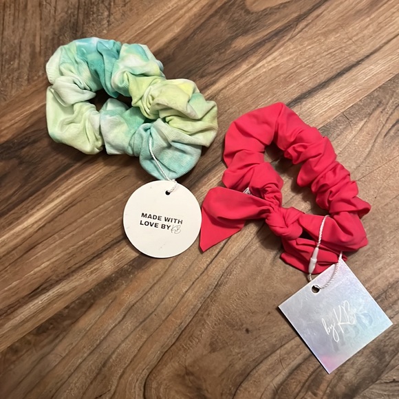 Dewedit BRAND NEW WITH TAGS scunchie duo - Picture 2 of 2